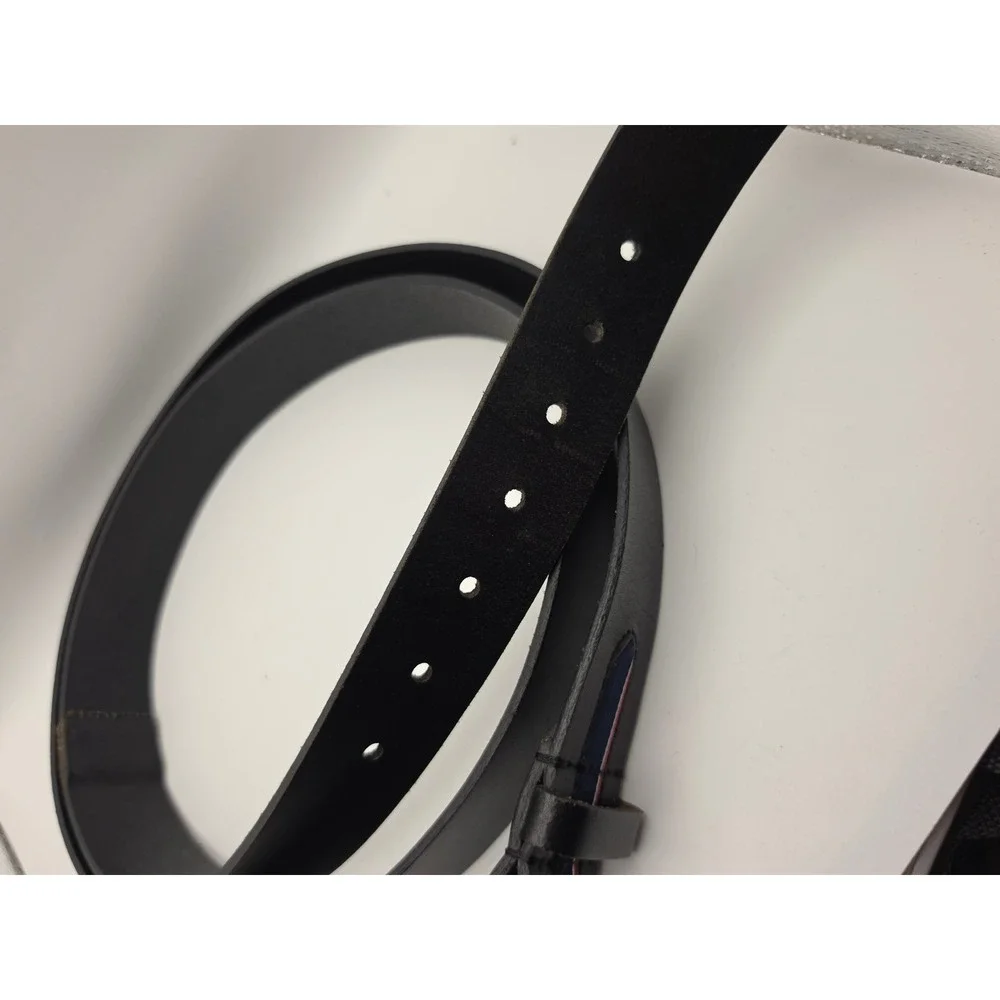 Tommy Hilfiger Mens Black Leather Belt Flag Ribbon Detail Silver Buckle 64 inch